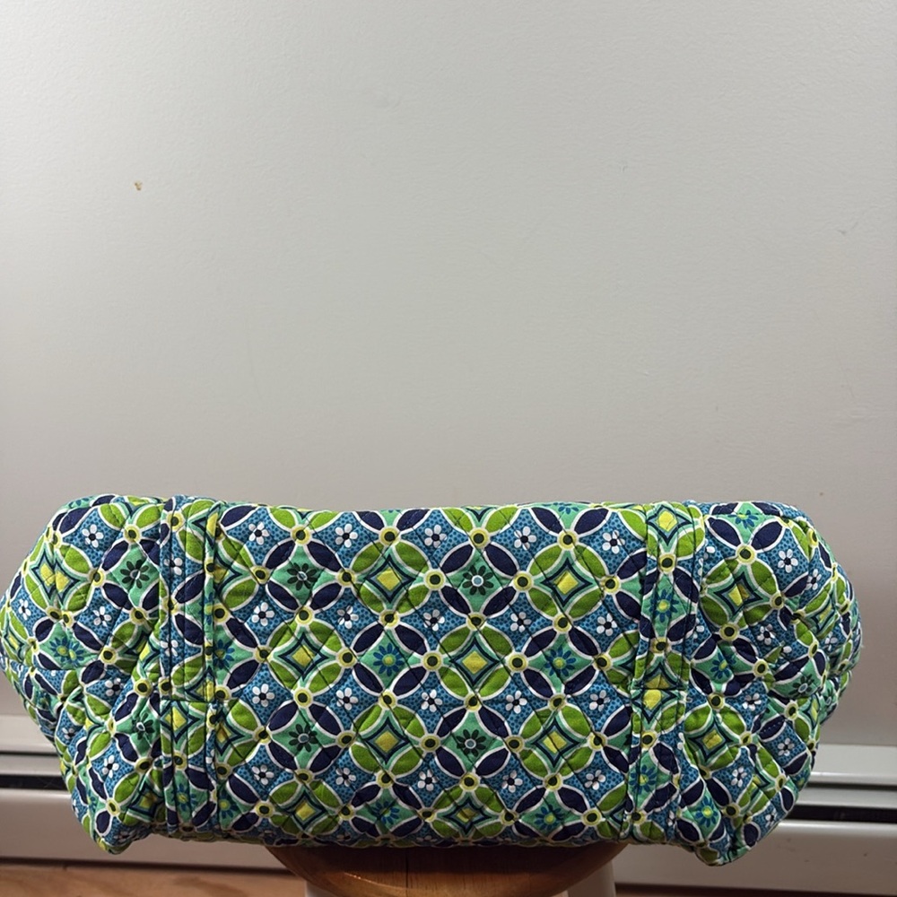 Vera Bradley Daisy Miller bag tote. In very good pre owned condition. - Picture 6 of 7